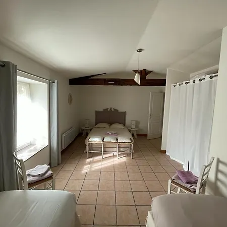 La Maison De Charlotte-le Gite-futuroscope Casa de Férias Amberre