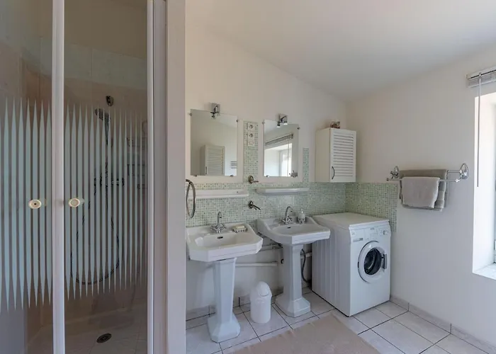 La Maison De Charlotte-le Gite-futuroscope アンベール