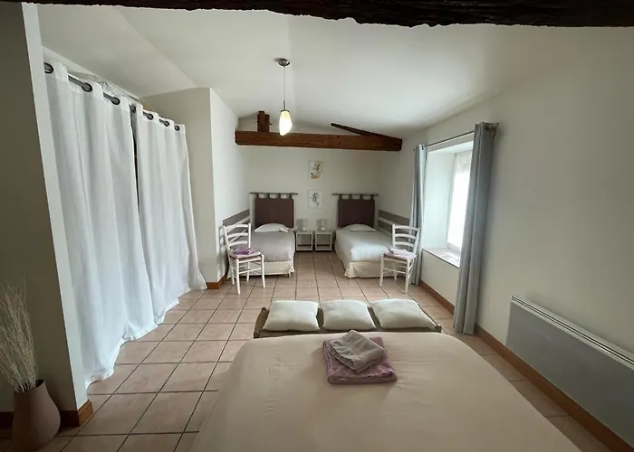 La Maison De Charlotte-le Gite-futuroscope * アンベール