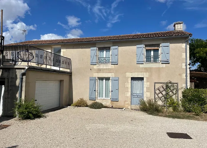 別荘 La Maison De Charlotte-le Gite-futuroscope アンベール